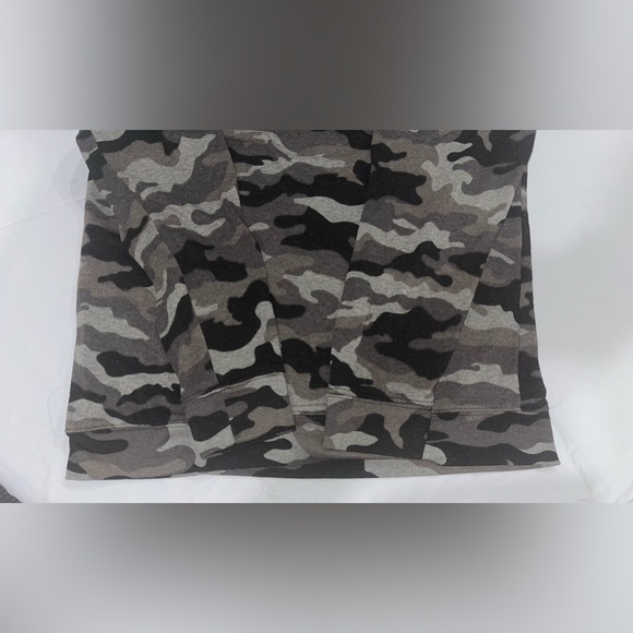 NFL 49ers camo sweatshirt size L (14-16) [G-32] - Picture 6 of 6